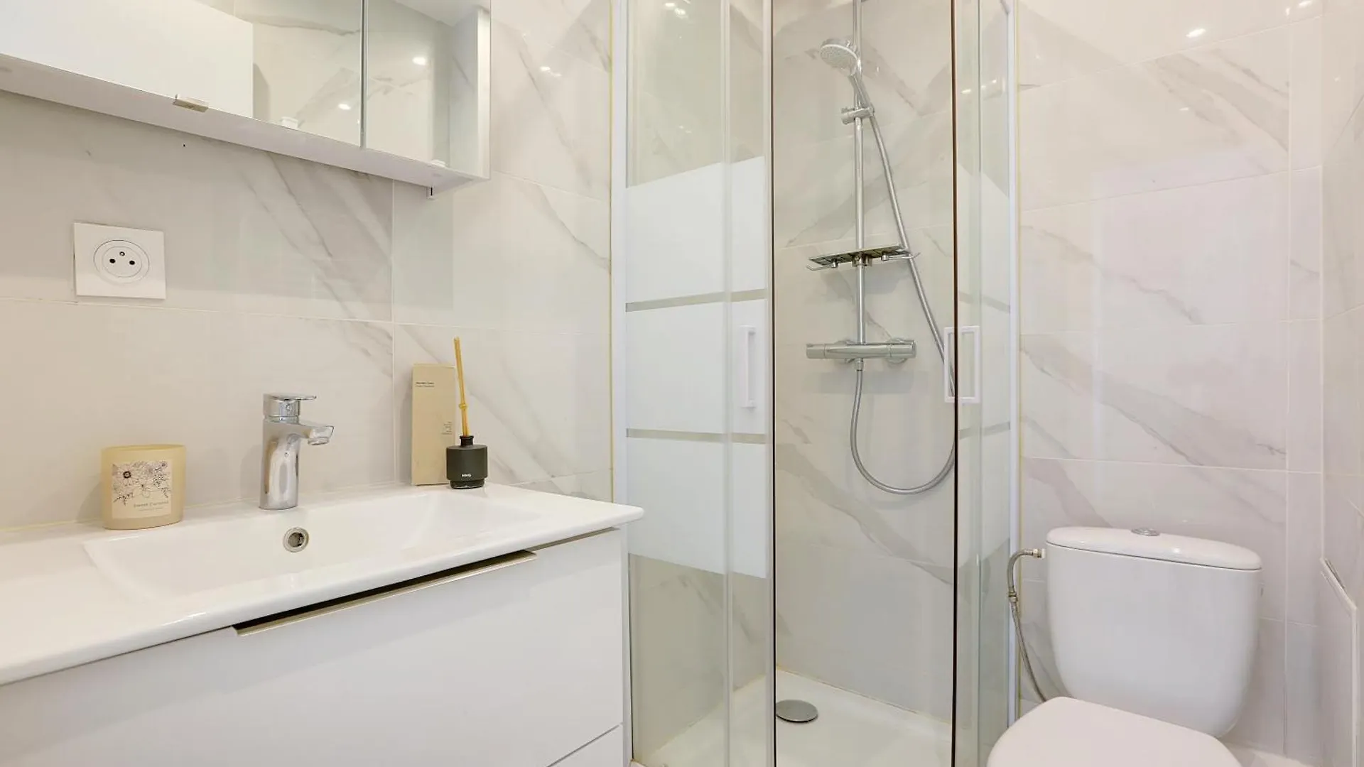 Apartment Nice Flat Folies Bergeres - Bail Mobilite - Imhost Paris