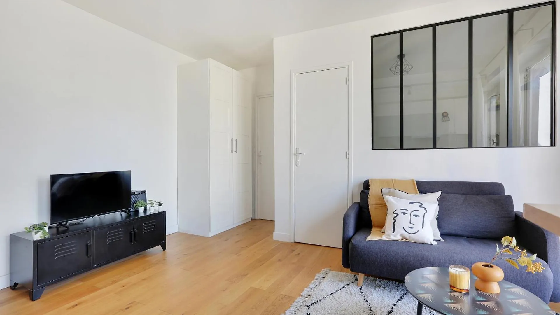 Nice Flat Folies Bergeres - Bail Mobilite - Imhost Paris France