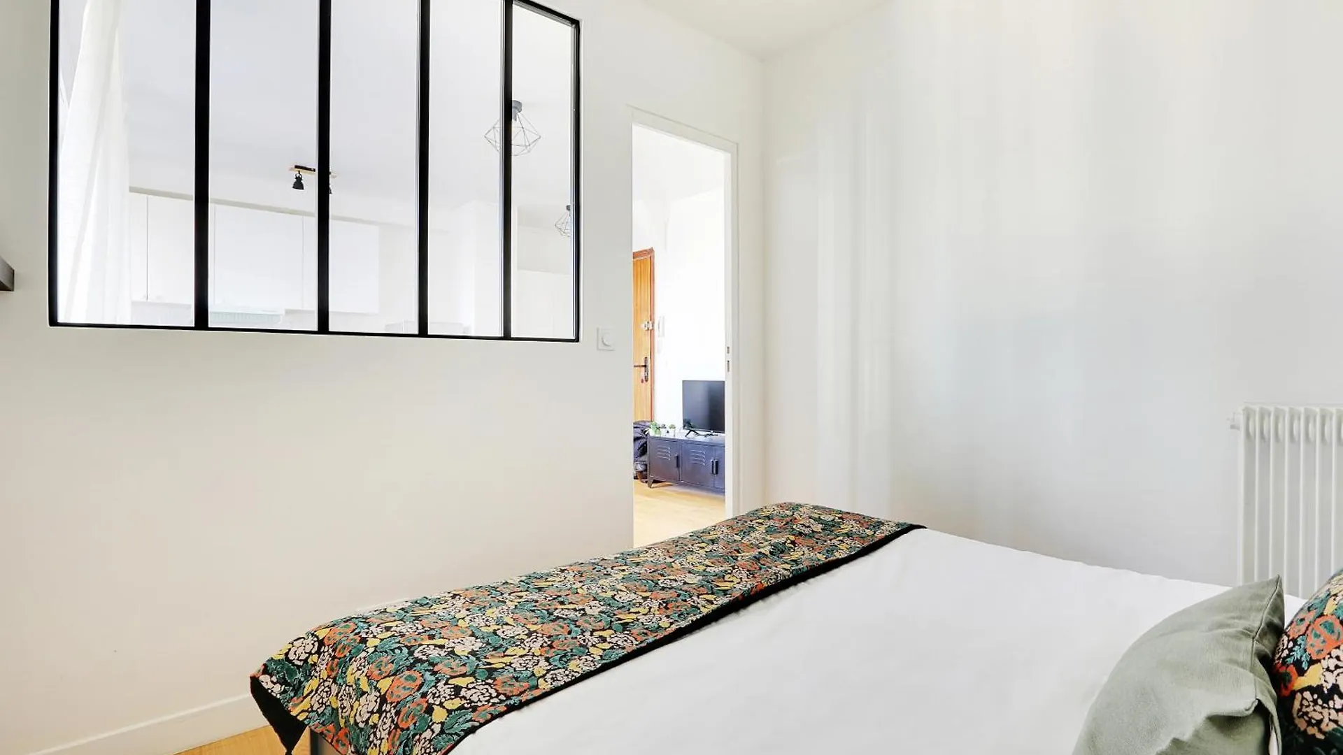 Apartment Nice Flat Folies Bergeres - Bail Mobilite - Imhost Paris France